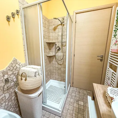 Columbia Apartment, Vicino Al Mare Rif A822 *