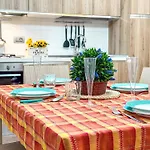 Columbia Apartment, Vicino Al Mare Rif A822 Apartamento *